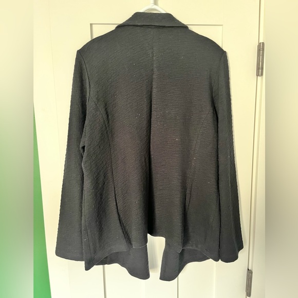 Eileen Fisher viscose and Lycra blazer. - Picture 2 of 4